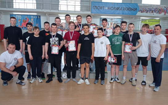 Турнир по армрестлингу